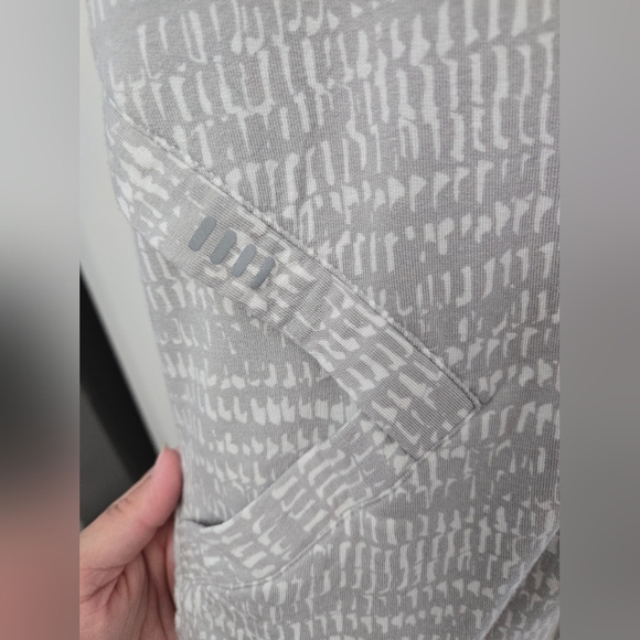 Blanc Noir Luxe Zip Front Hoodie Emilia Print Jacket Thumb Holes Size XS Fall - Picture 11 of 14